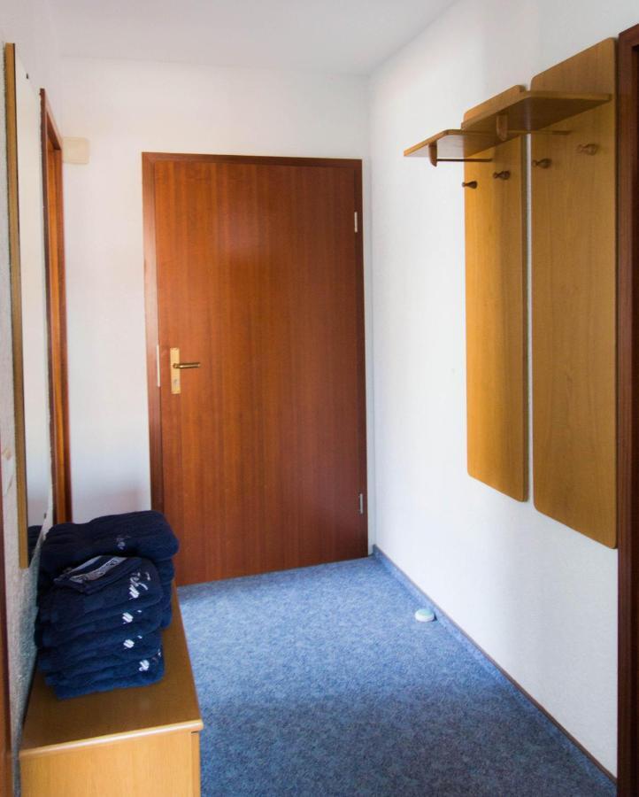 Ferienwohnungen-Neue-Tiefe-Wohnung-Kleiderbuegel Neue Tiefe Fehmarn 외부 사진