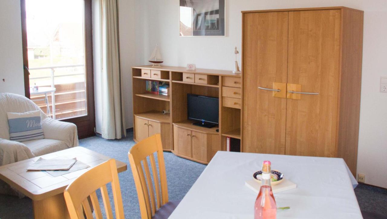 Ferienwohnungen-Neue-Tiefe-Wohnung-Kleiderbuegel Neue Tiefe Fehmarn 외부 사진