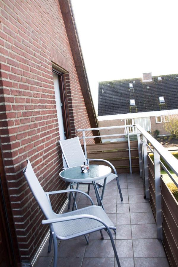 Ferienwohnungen-Neue-Tiefe-Wohnung-Kleiderbuegel Neue Tiefe Fehmarn 외부 사진