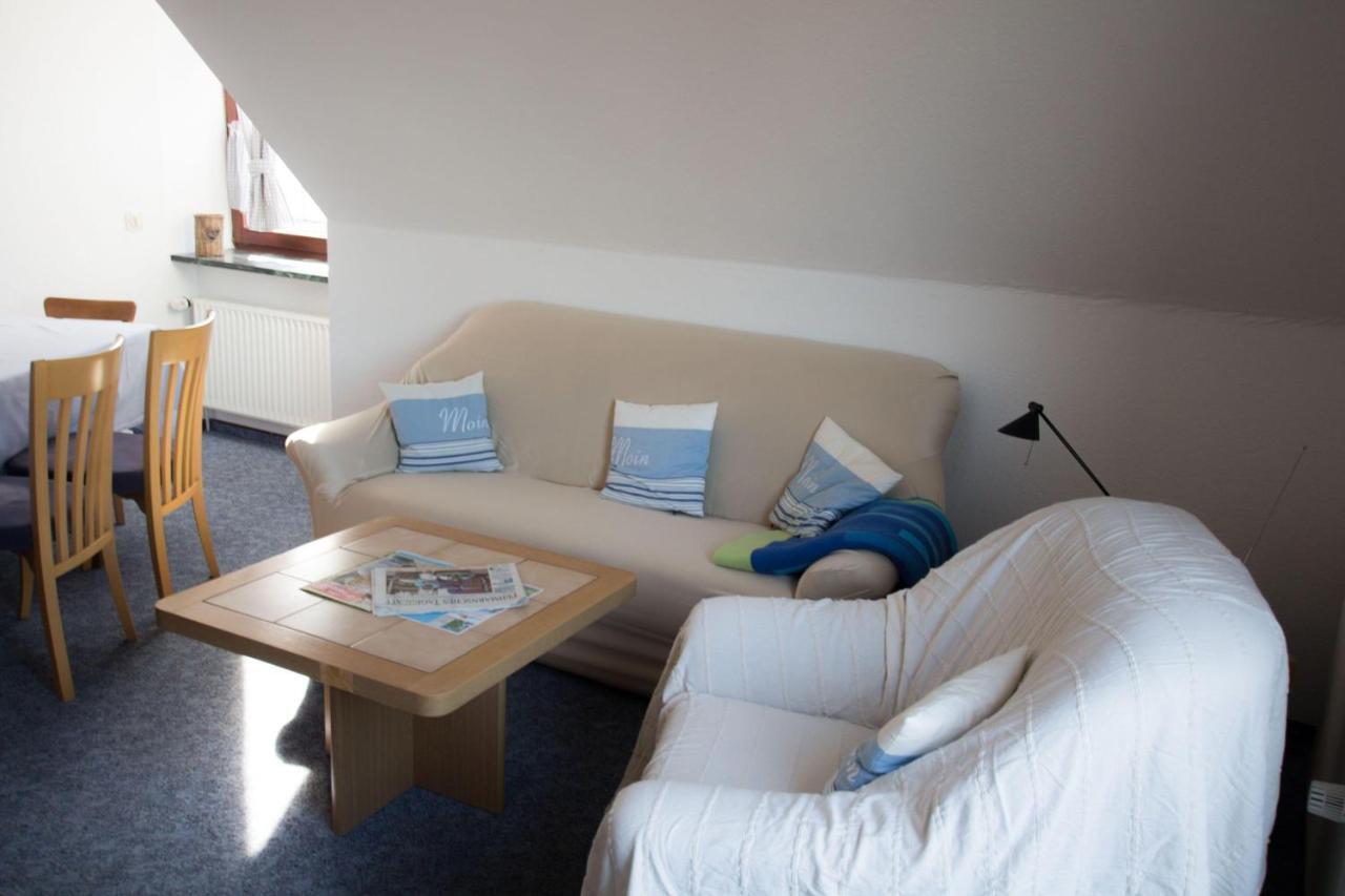 Ferienwohnungen-Neue-Tiefe-Wohnung-Kleiderbuegel Neue Tiefe Fehmarn 외부 사진