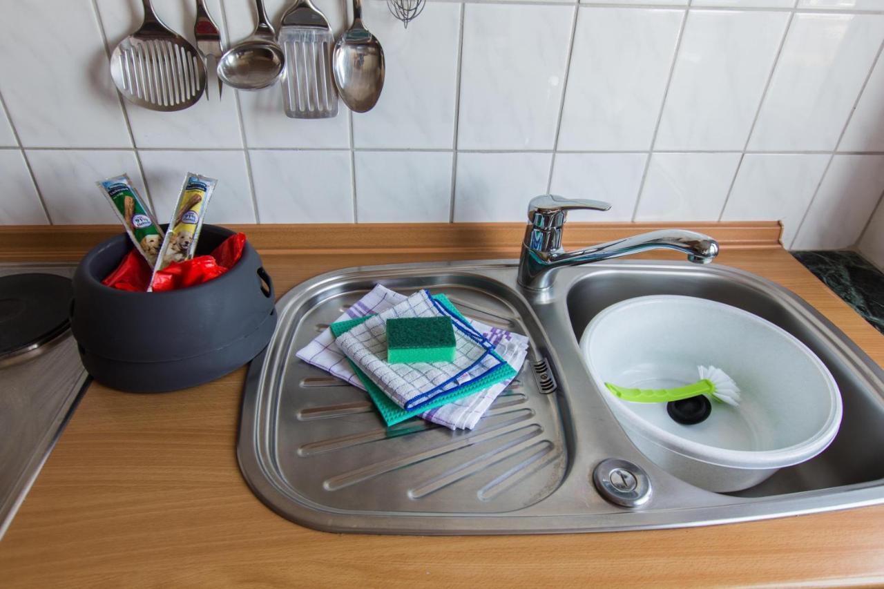 Ferienwohnungen-Neue-Tiefe-Wohnung-Kleiderbuegel Neue Tiefe Fehmarn 외부 사진